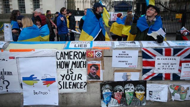 Меркель, Олланд и Туск решили, что делать с санкциями Меркель, Олланд и Туск решили, что делать с санкциями