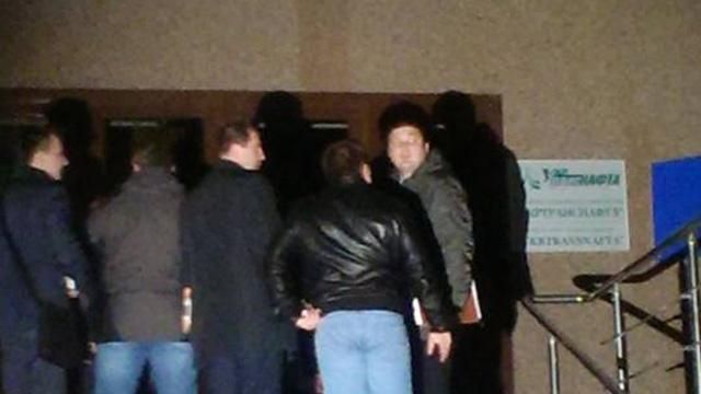 Разборки в "Укртранснафте": Коломойский, депутаты и тайный ход из ресторана Разборки в "Укртранснафте": Коломойский, депутаты и тайный ход из ресторана