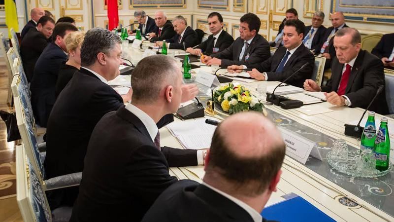 Турция выделит Украине деньги для покрытия дефицита госбюджета, — Порошенко