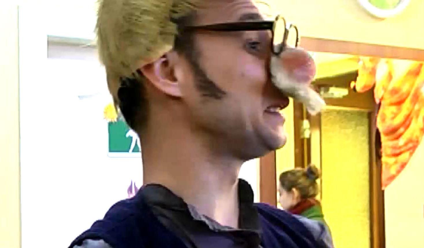 Театр ляльок у Дніпропетровську показав дітям зі Сходу виставу Театр ляльок у Дніпропетровську показав дітям зі Сходу виставу