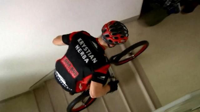 Мировой рекорд: поляк на велосипеде поднялся на небоскреб