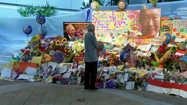 В Сингапуре объявили недельный траур В Сингапуре объявили недельный траур