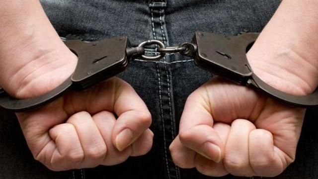 Прокуратура арештувала полковника СБУ, який вимагав хабарі за перепустки у зону АТО Прокуратура арештувала полковника СБУ, який вимагав хабарі за перепустки у зону АТО