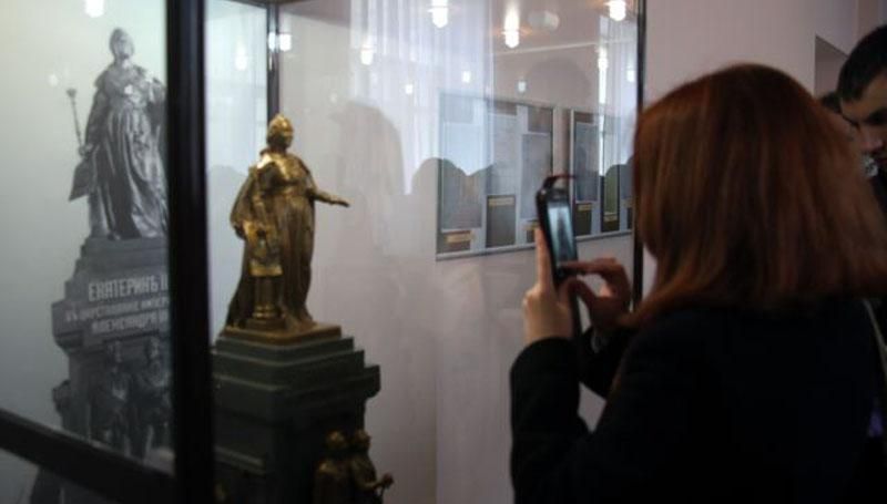 Після Сталіна кримчан готують до встановлення пам'ятника Катерині ІІ