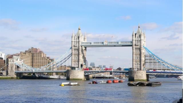 У центрі Лондона евакуюють людей через півтонну бомбу У центрі Лондона евакуюють людей через півтонну бомбу