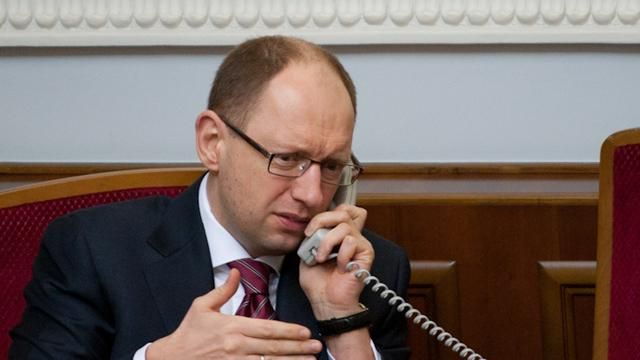 Яценюку уже давно пора бежать из Украины, — российский депутат