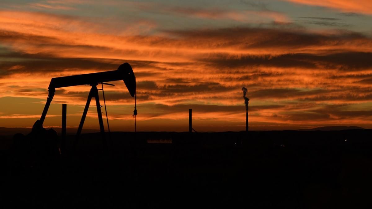 Нафта продовжує дешевшати Нафта продовжує дешевшати