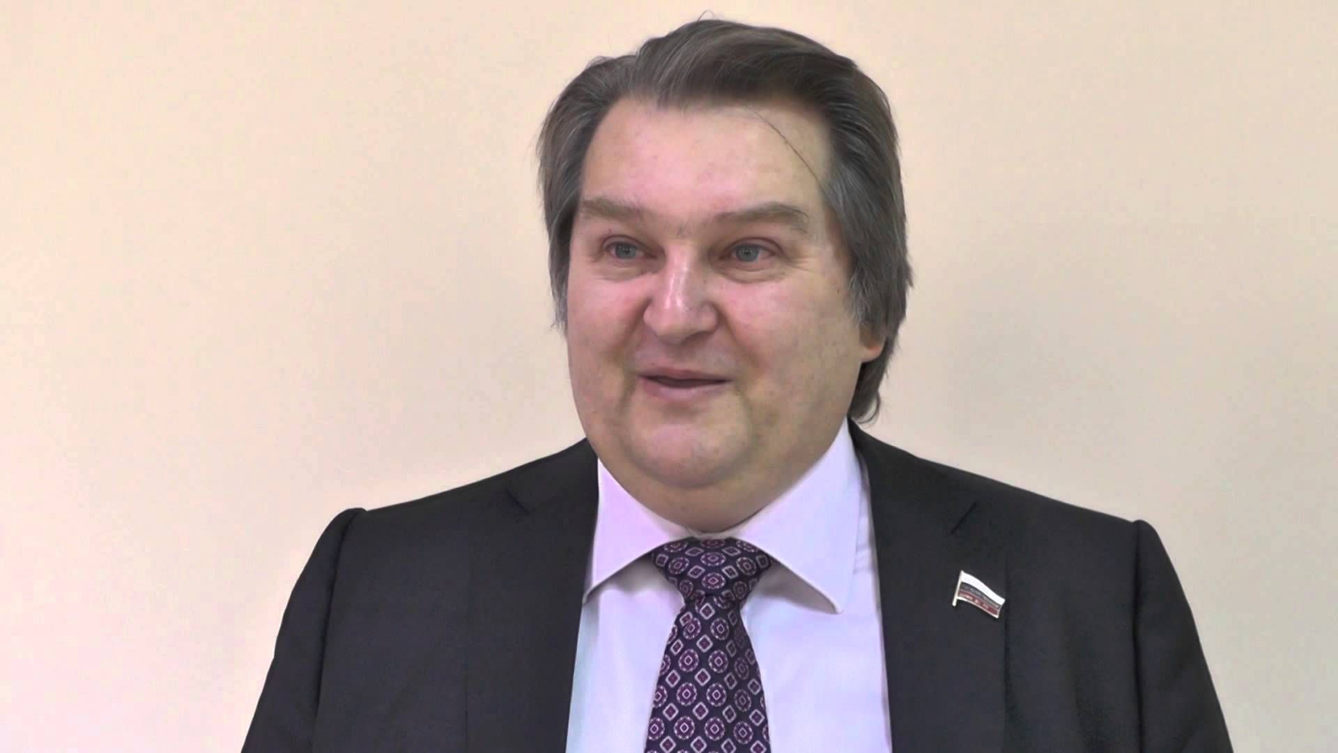 У Держдумі вимагають повернути право Путіну вводити війська в Україну У Держдумі вимагають повернути право Путіну вводити війська в Україну