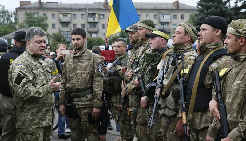 Порошенко утвердил увеличение ВСУ до 250 тысяч человек