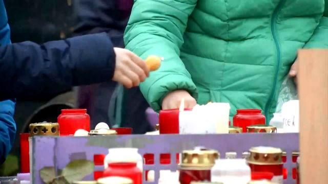 На місці аварії аеробуса А-320 тривають пошуки тіл, європейські міста — у жалобі На місці аварії аеробуса А-320 тривають пошуки тіл, європейські міста — у жалобі