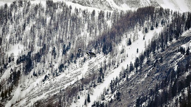 В Альпах знайшли другу "чорну скриньку" з розбитого A320 В Альпах знайшли другу "чорну скриньку" з розбитого A320