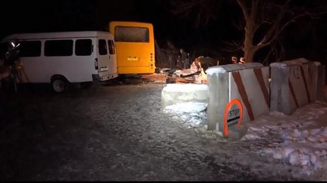 Підірвався автобус біля Артемівська: щонайменше троє загиблих, шестеро — у тяжкому стані