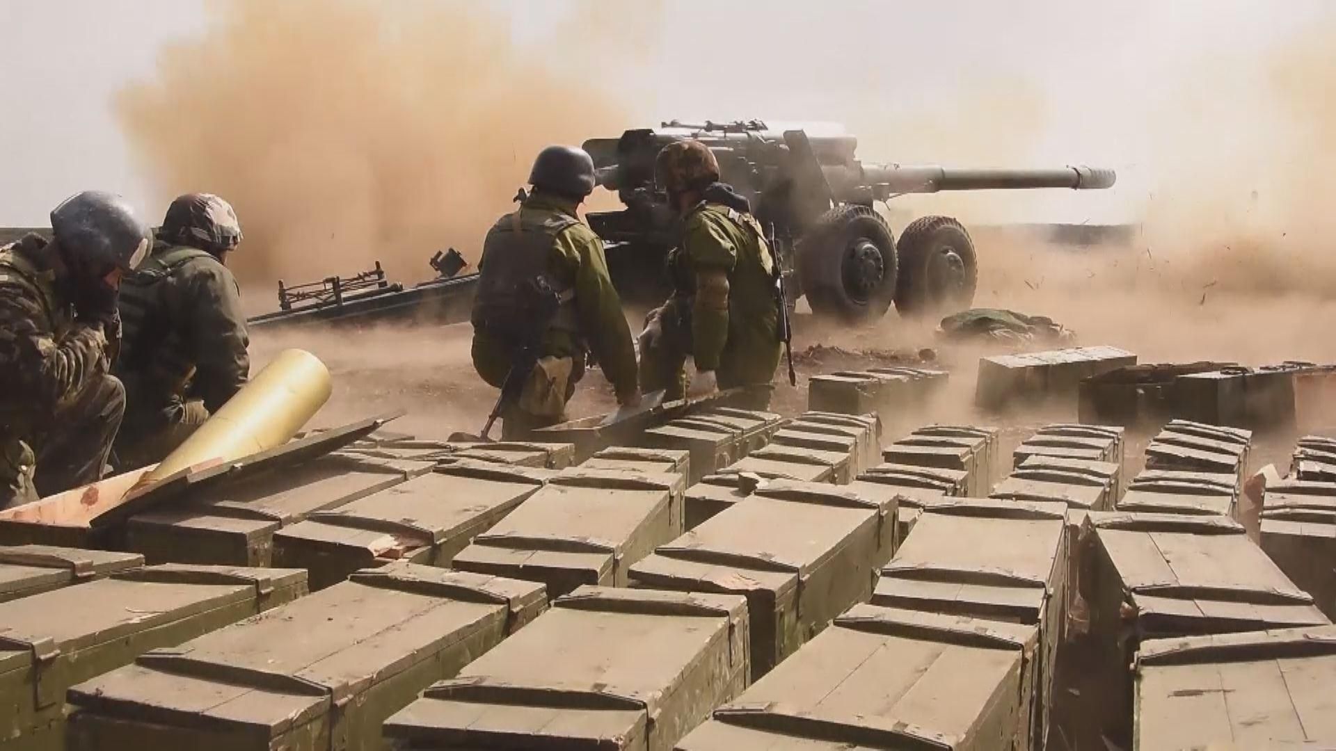 Украинские бойцы проводят военные учения вблизи Мариуполя