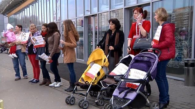 Во Львове матери бойкотируют российские детские товары