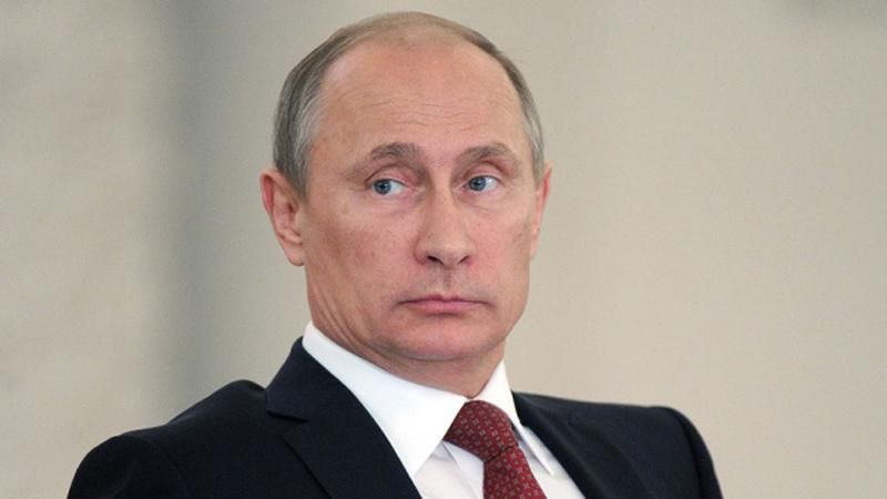 Путин поручил ФСБ защищать границу от "украинских карателей"