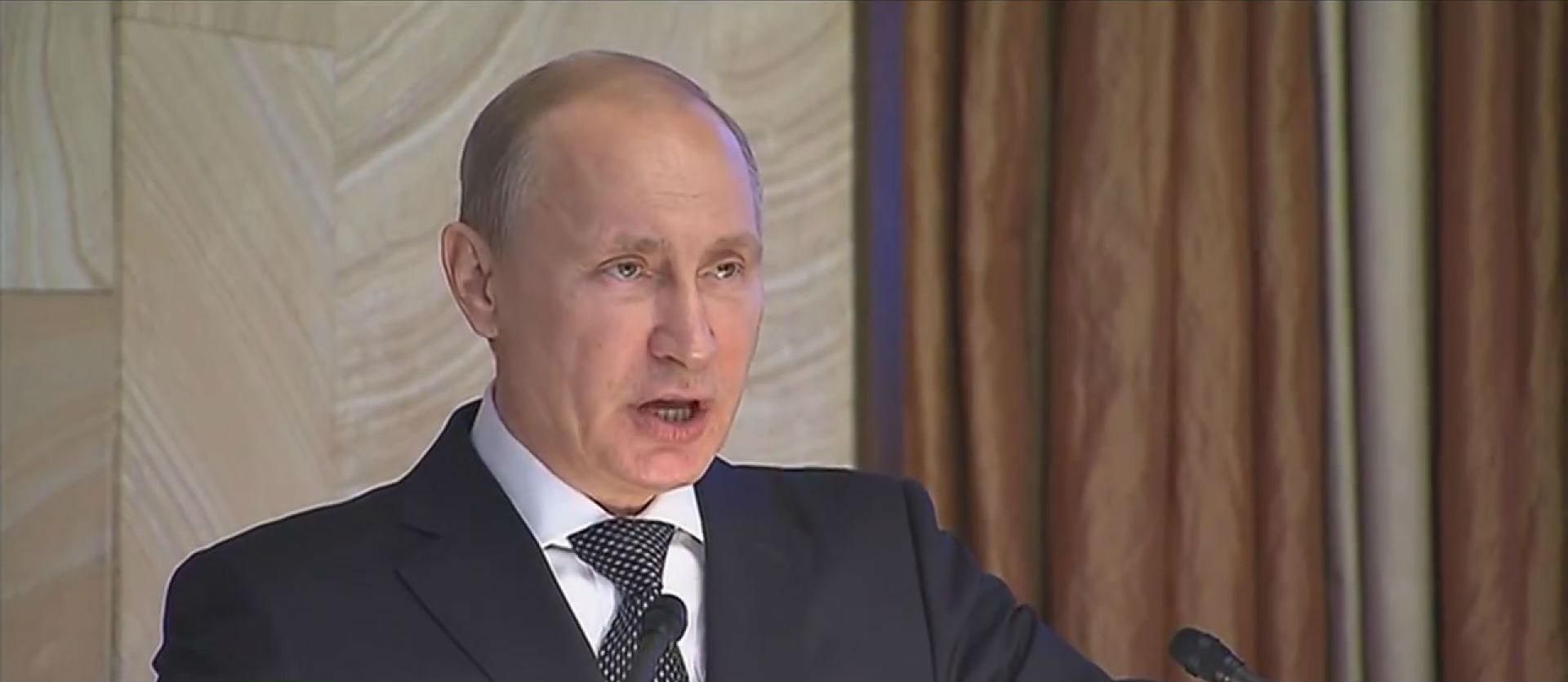 Путин боится "цветных революций" Путин боится "цветных революций"