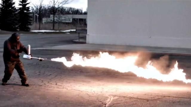 Американська компанія презентувала побутовий вогнемет Американська компанія презентувала побутовий вогнемет