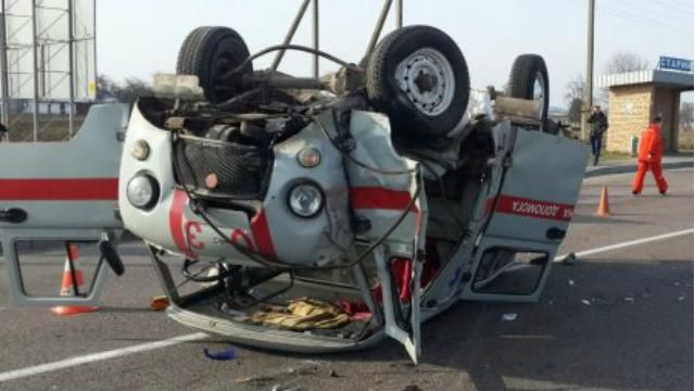 Во Львовской области "скорая" столкнулась с грузовиком. Есть погибшие Во Львовской области "скорая" столкнулась с грузовиком. Есть погибшие