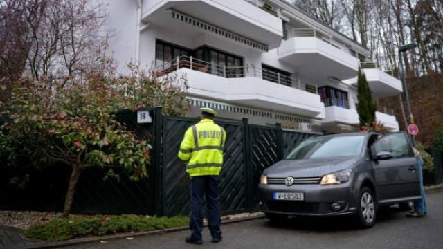 У будинку пілота Airbus А320 вилучили важливі докази У будинку пілота Airbus А320 вилучили важливі докази