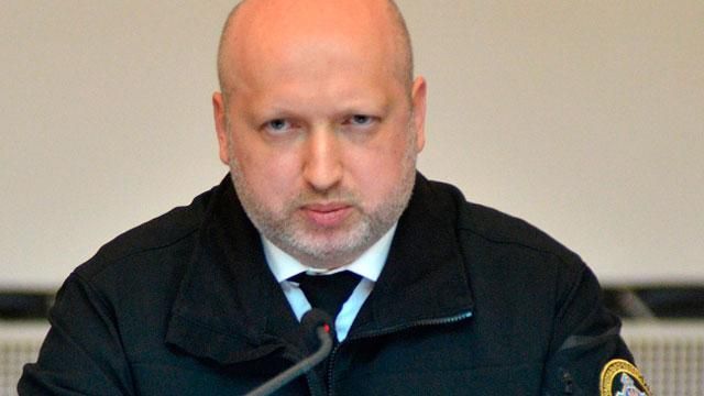 Турчинов не проти судів над корупціонерами на стадіоні Турчинов не проти судів над корупціонерами на стадіоні