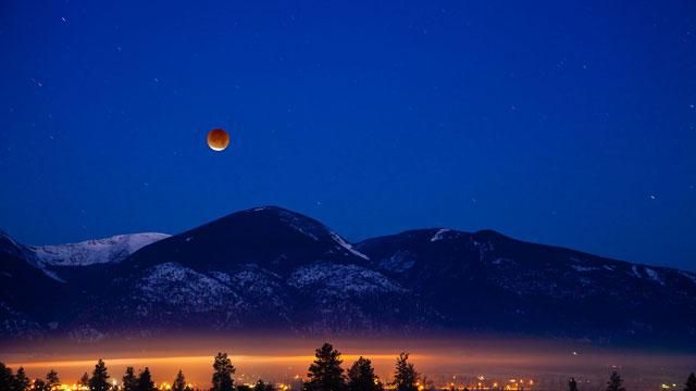 Цього року Земля побачить два місячні затемнення