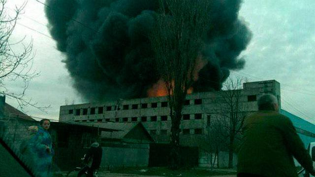 В Днепропетровской области горел завод