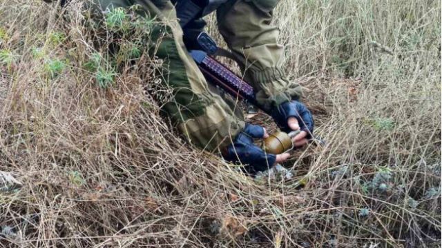 В Луганской области нашли растяжку с гранатой возле школы
