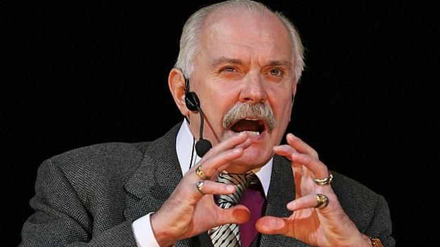 Сумно відомий кінорежисер Міхалков вигадав, як "розводити" росіян, білорусів і казахів Сумно відомий кінорежисер Міхалков вигадав, як "розводити" росіян, білорусів і казахів