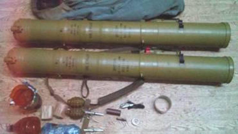 СБУ в Хмельницком задержала торговца оружием СБУ в Хмельницком задержала торговца оружием