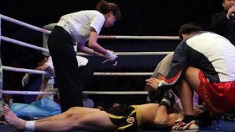 В Азербайджані боєць загинув просто на рингу