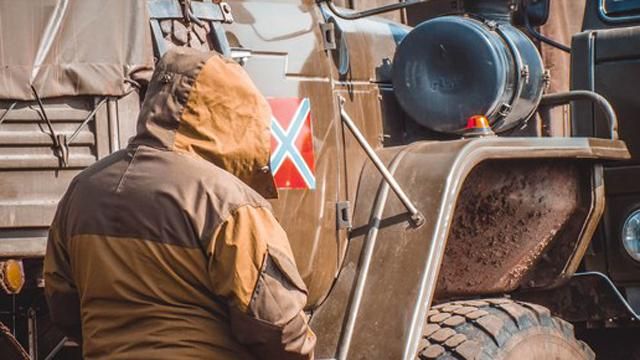 Боевики обстреляли украинских военных из "отведенных" "Градов" Боевики обстреляли украинских военных из "отведенных" "Градов"