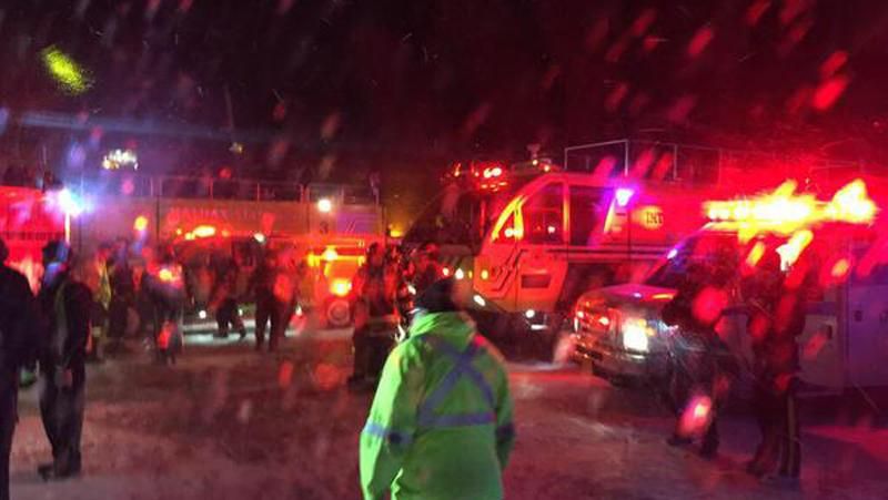 В Канаде самолет выехал за пределы взлетно-посадочной полосы: 25 пострадавших В Канаде самолет выехал за пределы взлетно-посадочной полосы: 25 пострадавших