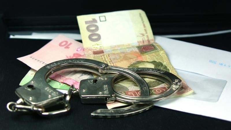 СБУ піймала на хабарі начальників управлінь охорони водних ресурсів двох областей СБУ піймала на хабарі начальників управлінь охорони водних ресурсів двох областей