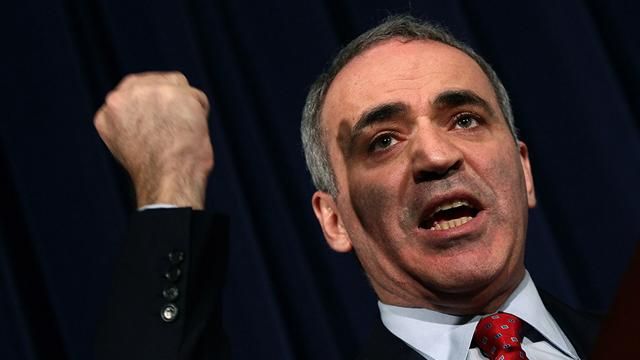 Путін дуже небезпечний, але це не Сталін, — Каспаров Путін дуже небезпечний, але це не Сталін, — Каспаров