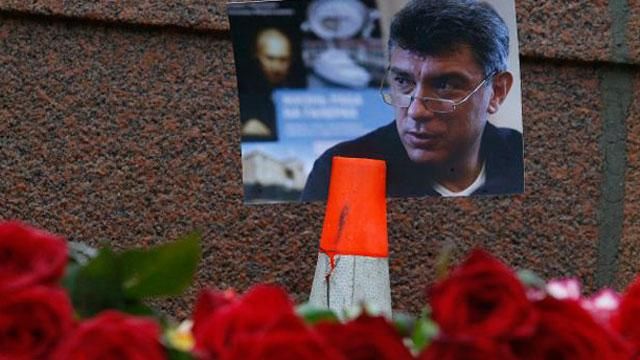 Слідчі встановили одного із замовників вбивства Нємцова, — джерело