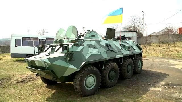 Волонтеры привели в порядок 20-летний БТР Волонтеры привели в порядок 20-летний БТР