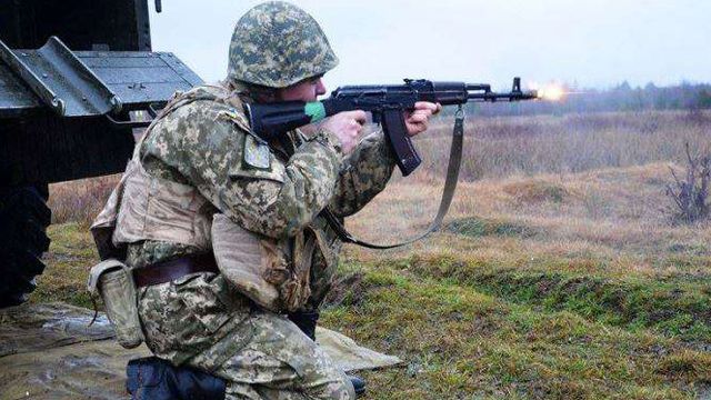 Під Маріуполем йде бій, терористи гатять з мінометів, — ЗМІ Під Маріуполем йде бій, терористи гатять з мінометів, — ЗМІ