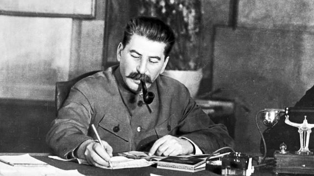 Умом Россию не понять. 45% россиян оправдывают сталинские репрессии Умом Россию не понять. 45% россиян оправдывают сталинские репрессии