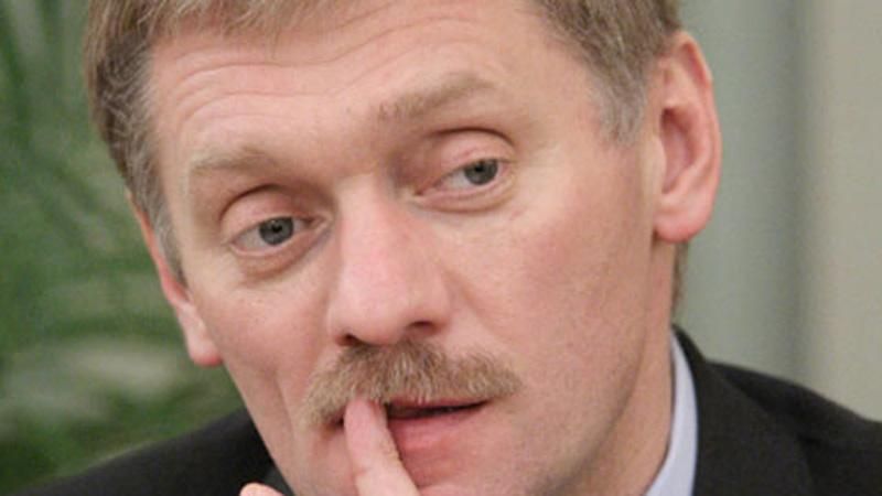 Пєсков заспівав стару пісеньку: На Донбасі немає російських військ Пєсков заспівав стару пісеньку: На Донбасі немає російських військ