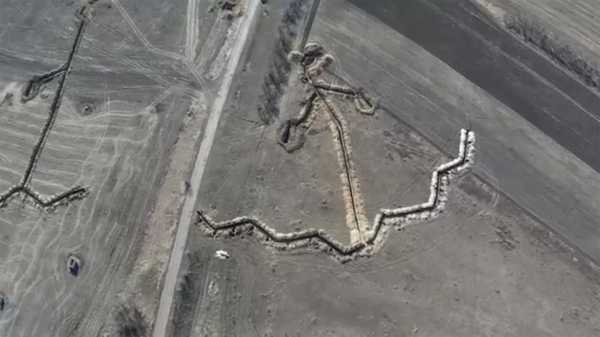 Безпілотник зняв позиції терористів під Щастям Безпілотник зняв позиції терористів під Щастям