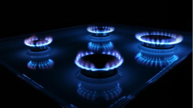 Россия официально согласовала скидку на газ до 100 долларов