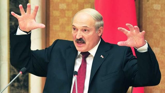 Лукашенко каже, що у разі чого Білорусь готова захищатися від Путіна