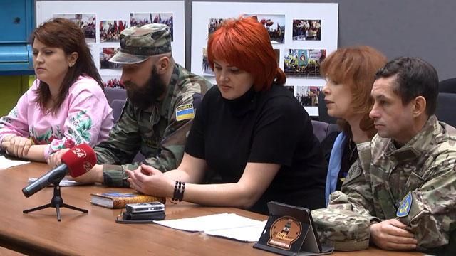 Волонтери проти єдиного пункту збору допомоги для бійців АТО Волонтери проти єдиного пункту збору допомоги для бійців АТО