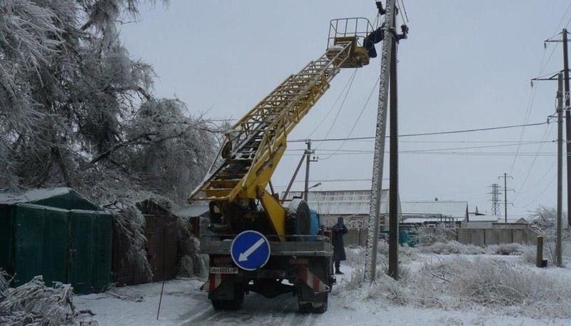 На Львівщині через негоду знеструмлені 200 населених пунктів 