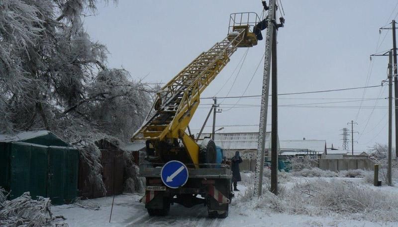 На Львовщине из-за непогоды обесточены 200 населенных пунктов