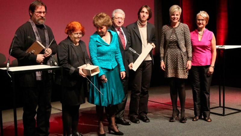 Голландская принцесса вручила награду украинцам Голландская принцесса вручила награду украинцам