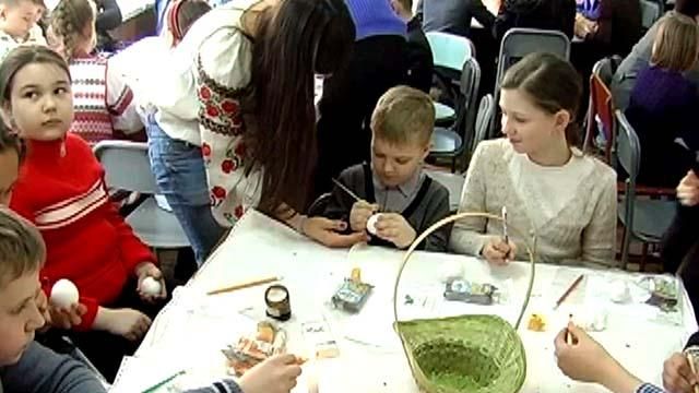 Великодні писанки, як оберіг воїнам на Сході Великодні писанки, як оберіг воїнам на Сході