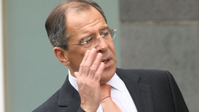 Лавров божиться, що Росія хоче відведення важких озброєнь на Донбасі Лавров божиться, що Росія хоче відведення важких озброєнь на Донбасі