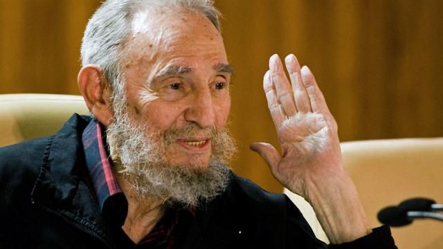 Фидель Кастро вышел в люди впервые за 14 месяцев