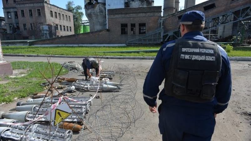 Піротехніки знищили на Донбасі вже 34 тисячі боєприпасів